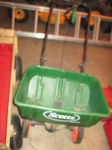 Scotts fertilizer spreader...