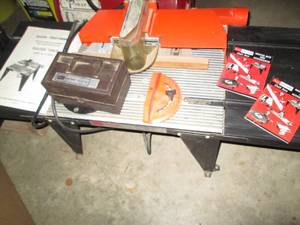 Craftsman Router table and bit set...