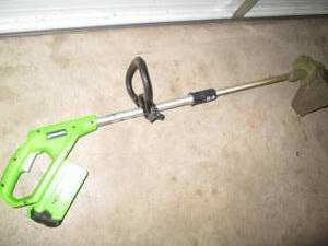 Cordless weed water with battery, n...