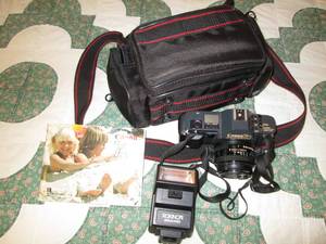 Professinal Canon T70 35mm camera w...