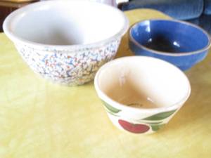 Trio of assorted size bowls