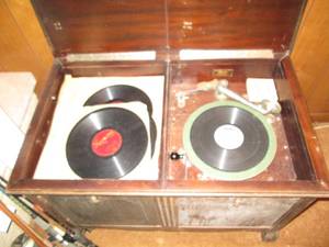 Antique Harmony record player cabin...
