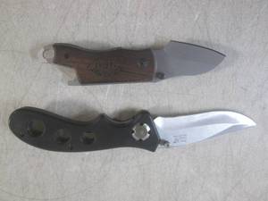 (CNTR) 2 Folding Knives...