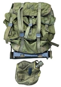 Vietnam War U.S. Army Nylon LC-1 Combat Field Rucksack & Frame (Size Medium)