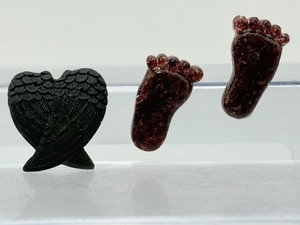 Hand-Carved Obsidian Angel Wings &amp Custom Garnet Resin Baby Feet Memorial Set
