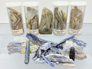 Large Bulk Lot of Natural Blue Kyanite Blades  Raw Mineral Specimens for Collections, Reiki, &amp Crystal Healing - (1 lb 8.3 oz  689 g)