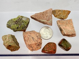 Premium 8-Piece Unakite Mineral Specimen Lot  High-Contrast Raw & Polished Altered Granite for Gemstone Tumbling, Jewelry Cabs, and Educational Display