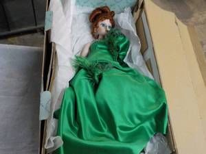 Madame Alexander Dazzling Emerald D...