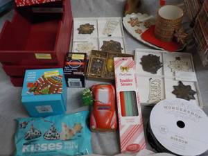 Holiday Lot- see all pictures...
