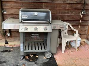 Weber Genesis II 3-Burner Propane Gas Grill w Tank & Accessories