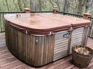HotSpring Portable Spa Outdoor Hot Tub Wood Cabinet As-Is Repair - Buyer Must Disassemble