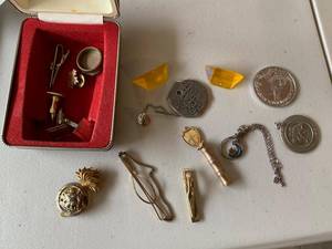 Vintage Mens Accessory Group Swank Tie Clip Cufflinks Medals Good