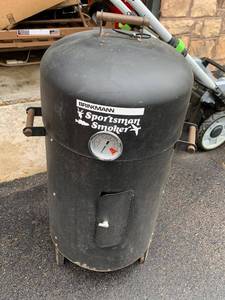 Brinkmann Sportsman Vertical Charcoal Smoker Cooker Black Good