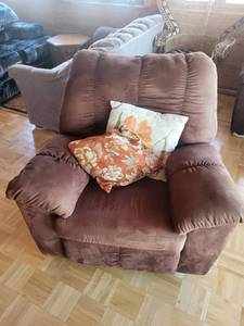 Brown Plush Recliner Chair with Footrest - Microfiber Upholstery