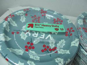 Up & Up Holiday Heavy-Duty Paper Plates  8�
