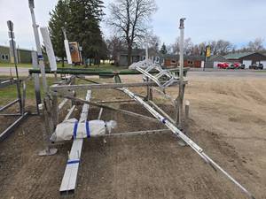 Hefty Power Boat Lift