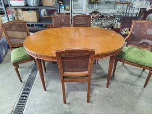 Henredon Mid Century Table  Five Chairs