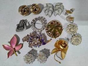 Stamped Vintage Brooches & Clip Earrings