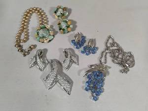 Asst Sets of Vintage Jewelry