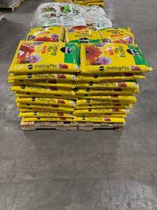 Miracle-Gro Potting Soil Mix (1 pallet)