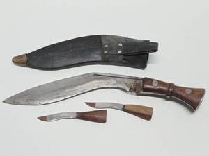 Antique Traditional Kukri wScabbard &amp Both Smaller Knives - 16.5