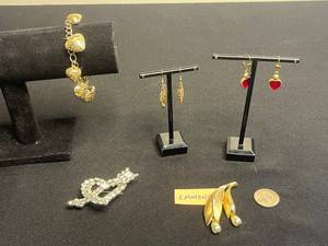 Emmons Brooch w Gold-Tone Heart Charm Jewelry Set Bracelet, Earrings & Pin