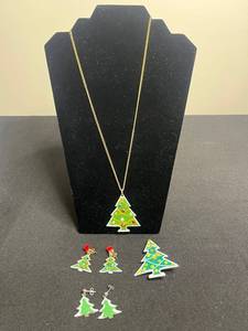 Green Enamel Christmas Tree Necklace, Brooch & Earrings Set