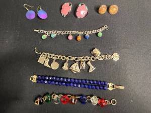 VTG Assorted Metal & Beaded Charm Bracelets & Floral Earrings - Assorted Costume Jewelry