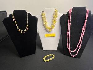 Beautiful VTG Carnegie Beaded Necklace - Pink & Yellow Beads on Gold-Tone Chain, Necklaces & Bracelet