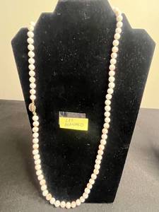 Les Bernard Cream Marble Bead Necklace