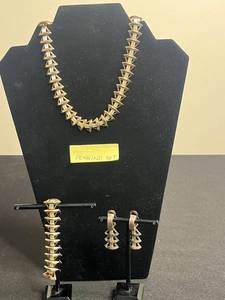 Exquisite Pennino Set - Gold-Tone Necklace, Bracelet & Earrings (Geometric Triangles)