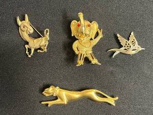 Gold-Tone Animal Brooch Set (Lot of 3) - Rhinestones & Gem Eyes - Gold Tone Cat is Jackie Collins