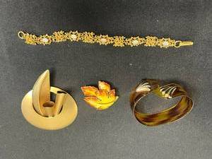 Florenza Bracelet - Gold-Tone Floral Link with Opalescent Cabochons, Faux Tortoiseshell Bracelet, Sheridan & Sandor Co Brooches