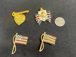 Accessocraft Gold Tone Lion Crest Shield Pin - DIEU ET MON DROIT Motto with RedWhiteBlue Enamel Ribbon & Floral Heart Locket & More