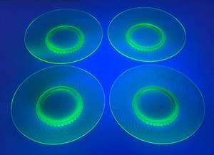 Set Of Four Vintage Swirl Green Vaseline Uranium Glass 8 Plates (Glows Under UV Light)