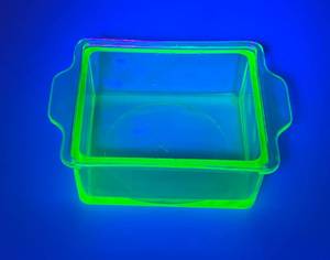 Vintage Hazel Atlas Green Uranium Glass 4 12 x 6 x 2 Refrigerator Dish (Glows Under UV Light)
