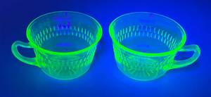 Vintage Anchor Hocking Green Depression  URANIUM Roulette Pattern Glass Cups (Glows Under UV light)