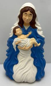Vintage 26 Mary And baby Jesus Blow Mold (No Light)