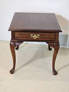 Mahogany Queen Anne Formal Side Table