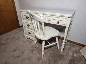 Basset Furniture American Contemporary Bedroom Desk