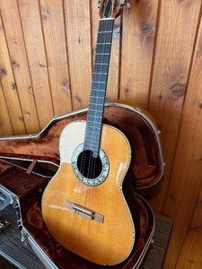 model 1116-4 Ovation Guitar with case