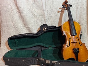 Full Size Violin w Bobelock Hard Case  Clean Vintage Instrument, Ready to Play
