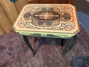 Decorative Inlaid Wooden Lift-Top Accent Table  Storage Box Table