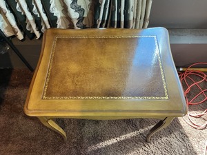 Set of 3 Vintage Nesting Side Tables  Inlaid Top, Queen Anne Style