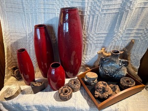 Modern Red Ceramic Vase Set  Rustic Studio Pottery Jug & Wood Decor Lot