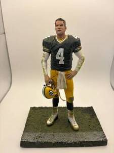 Brett Favre Green Bay Packers Figurine Statue NFL Legend and Hall of Fame