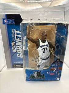 Kevin Garnett Sealed in Original Box Figurine Statue Minnesota Timberwolves Legend Hall of Famer