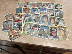 1972 Topps Baseball Card Lot, Poor Condition, Lots of Creases, Great for Filling Set