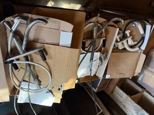 KITCHEN FAUCETS (DELTA) LAUNDRY FAUCET W SPRAYER