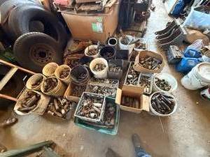 LARGE LOT OF IRON PIPE FITTINGS, GALVINSED PIPE FITTINGS.